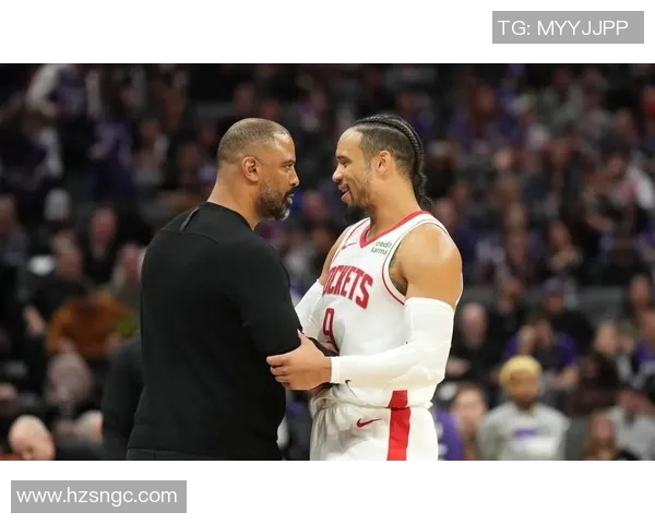 2014年火箭队与尼克斯队激战回顾：一场经典对决的精彩瞬间与战术分析